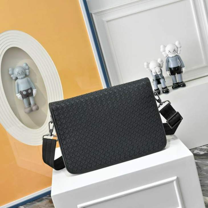 Picture of Bottega Veneta Mens Bags _SKUfw208747880fw